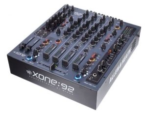 Console de mixage Allen et Heath Xone 92